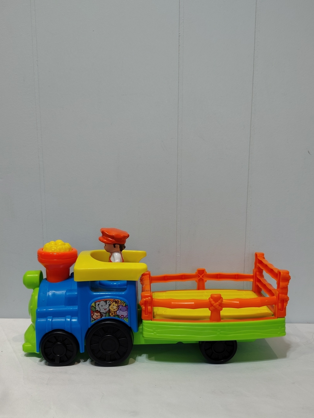 Fisher Price Little People Zoo Train With Conductor